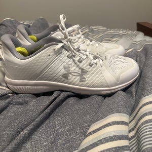 White Men's Size M 12.0 (W 13.0)  Under Armour Low Top Molded Cleats (New)