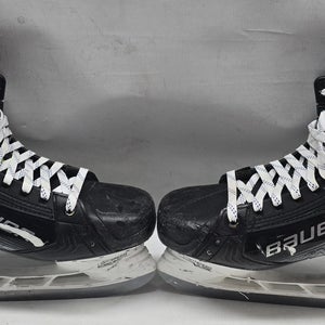 BAUER VAPOR HYPERLITE 2 ICE HOCKEY SKATES PRO STOCK 9.5 Fit 1 USED NHL (13686)
