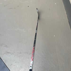 Senior Bauer Vapor Hyperlite Right Handed Hockey Stick P92M (New)