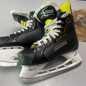 Bauer Supreme S25 Hockey Skates Regular Width Size 3 (Used)