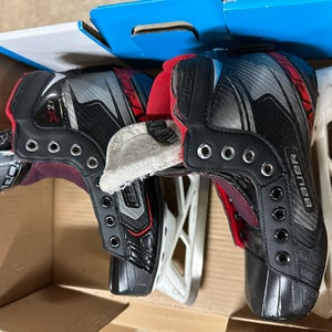 Bauer Vapor X2.7 Hockey Goalie Skates Regular Width Size 4 (Used)