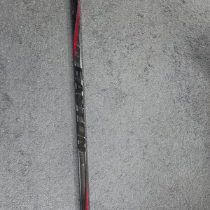 Easton Synergy HTX Grip Senior Hockey Stick - Left, E3 curve (Hall), Lie 5, 100 Flex