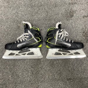 Bauer Hockey Skates Extra Wide Width Size 4.5 (Used)