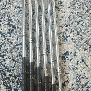 Arnold Palmer Men’s Right Handed Golf Irons and Pitching Wedge Set
