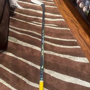 Senior Bauer Agent R Left Hand Hockey Stick P92 (New)