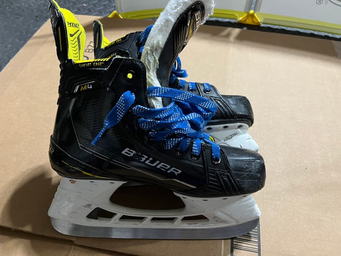 Used Junior Bauer Supreme M4 Hockey Skates | Size 3