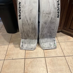 Vaughn slr 3 pro goalie pads Size 33 +2