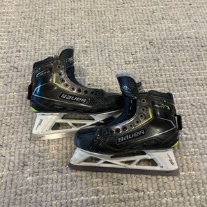 Bauer Elite Hockey Goalie Skates  8 (Used)