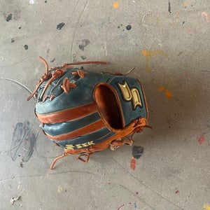 LIMITED EDITION ROBINSON CANO SSK