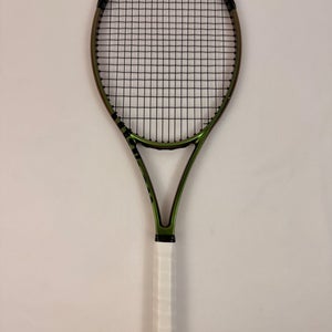 Wilson Blade 98 16x19 V8 Night Session, 4 1/4 Excellent 9/10