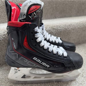 Bauer Vapor 3X Pro Hockey Skates Size 4.5 (Used)