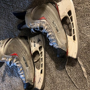 Bauer Hockey Skates 10 (Used)