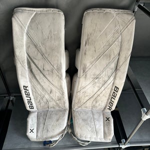 Large  2023 Bauer Vapor 3X Goalie Leg Pads (Used)