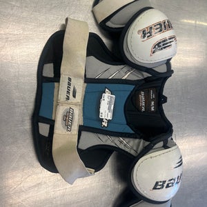 Used Bauer Sp300 Md Hockey Shoulder Pads