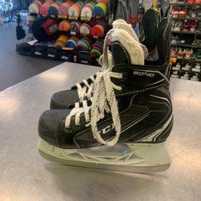 Used Ccm 9040 Junior 01 Ice Hockey Skates
