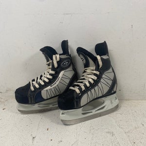 Used Easton Tphoon Youth 10.0 Ice Skates Ice Hockey Skates