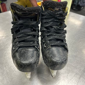 Used Bauer Supreme Matrix Youth 13.0 Ice Hockey Skates