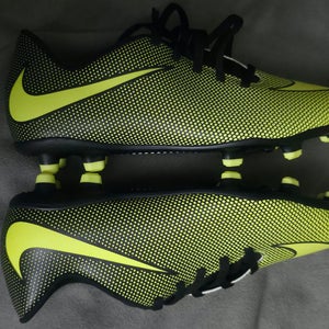 Nike Bravata II FG Jr - Volt/Black Size 5Y NEW