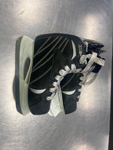 Used Winnwell Xlite Junior 02 Ice Hockey Skates