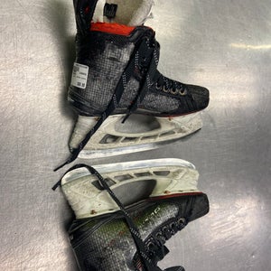 Used Bauer Vapor 3xpro Junior 02.5 Ice Hockey Skates