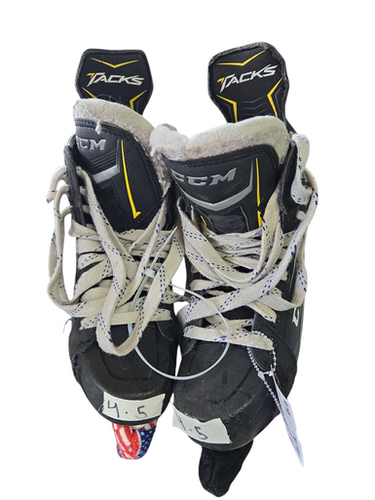 CCM (Used) Intermediate Junior Size 4.5 Hockey Skates