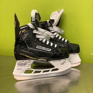 Bauer (Used) Intermediate Junior Size 1 Hockey Skates