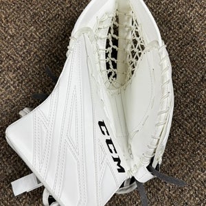 CCM Extreme Flex E4.5 Junior Catch Glove | Regular (New)