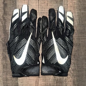 Black And White Nike Gloves Linemen Style PGF410-010 XL Some Yellowing