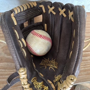 Rawlings Right Hand Throw Outfield Highlight Series Baseball Glove 11.5" (Used)