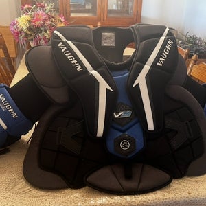 Large  Vaughn V9 Pro Carbon Goalie Chest Protector (Used)