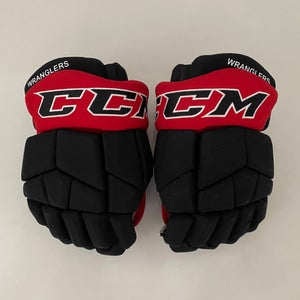 Junior CCM Tacks HG45C Wranglers Hockey Gloves Black/Red 12”