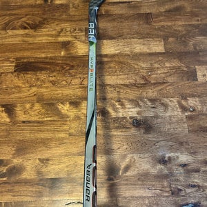 Broken Intermediate Bauer Vapor Hyperlite 2 Right Handed Hockey Stick P28 65 Flex