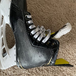 Bauer Supreme Hockey Skates Size 4 (Used)