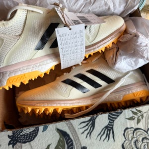2024 Fabela X Empower - Ivory Turf Cleats 6.5 /38
