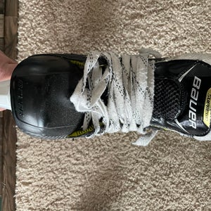 Bauer Hockey Skates 9 (Used)