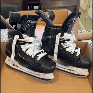 Bauer Supreme Mach Hockey Skates Regular Width Pro Stock Intermediate Size 4 (Used)