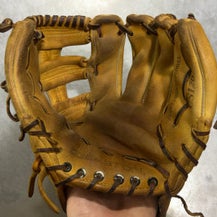 Easton (Used) Brown Right Hand Throw 11" Baseball Glove