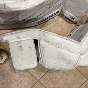 32"  2023 Bauer Vapor X5 Pro Goalie Leg Pads (Used)