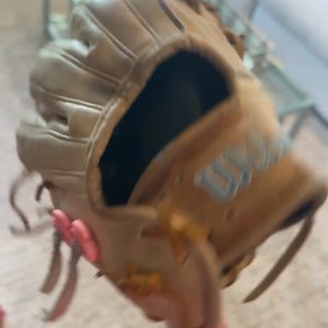 Wilson Right Hand Throw Infield A2K Baseball Glove 11.75" (Used)