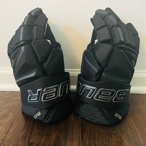 Bauer Hyperlite Gloves Senior 14” (New) Black/Silver