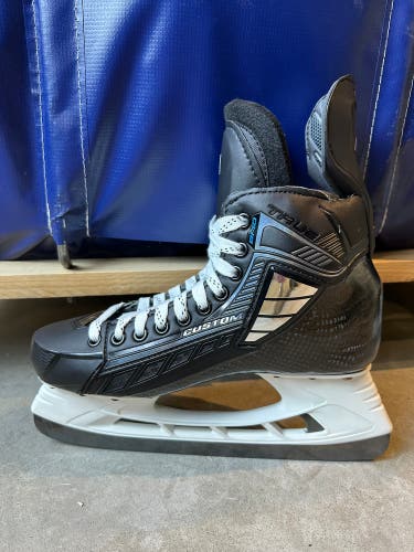 NHL Toronto Maple Leafs True SVH Pro Hockey Skates Pro Stock 11 296mm (New)