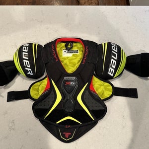 Small Junior Bauer Vapor X2.9 Shoulder Pads (Used)