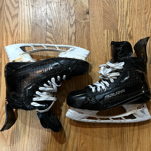Used Bauer Supreme Mach Hockey Skates Pro Stock 9