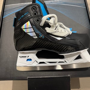 True TF9 Hockey Skates Regular Width Size 3.5 (New)