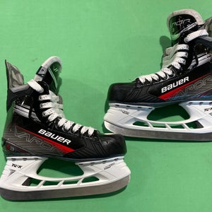 MINT CONDITION Senior Bauer Vapor X3 Hockey Skates Size 6