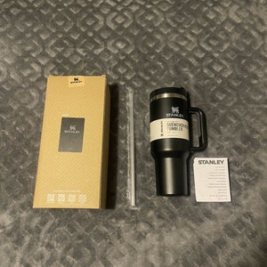 Stanley FlowState Quencher H2.0 Tumbler 40oz Black