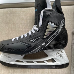True Pro Custom Hockey Skates Narrow Width  10 (Used)