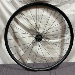 Specialized Axis Sport 24-Spoke Aluminum Disc Brake Thru Axle 700C Wheelset