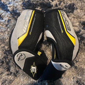 Large Junior Easton EQ20 Elbow Pads  (Used)