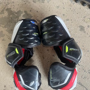 Intermediate Medium Bauer Vapor Hyperlite Elbow Pads  (Used)